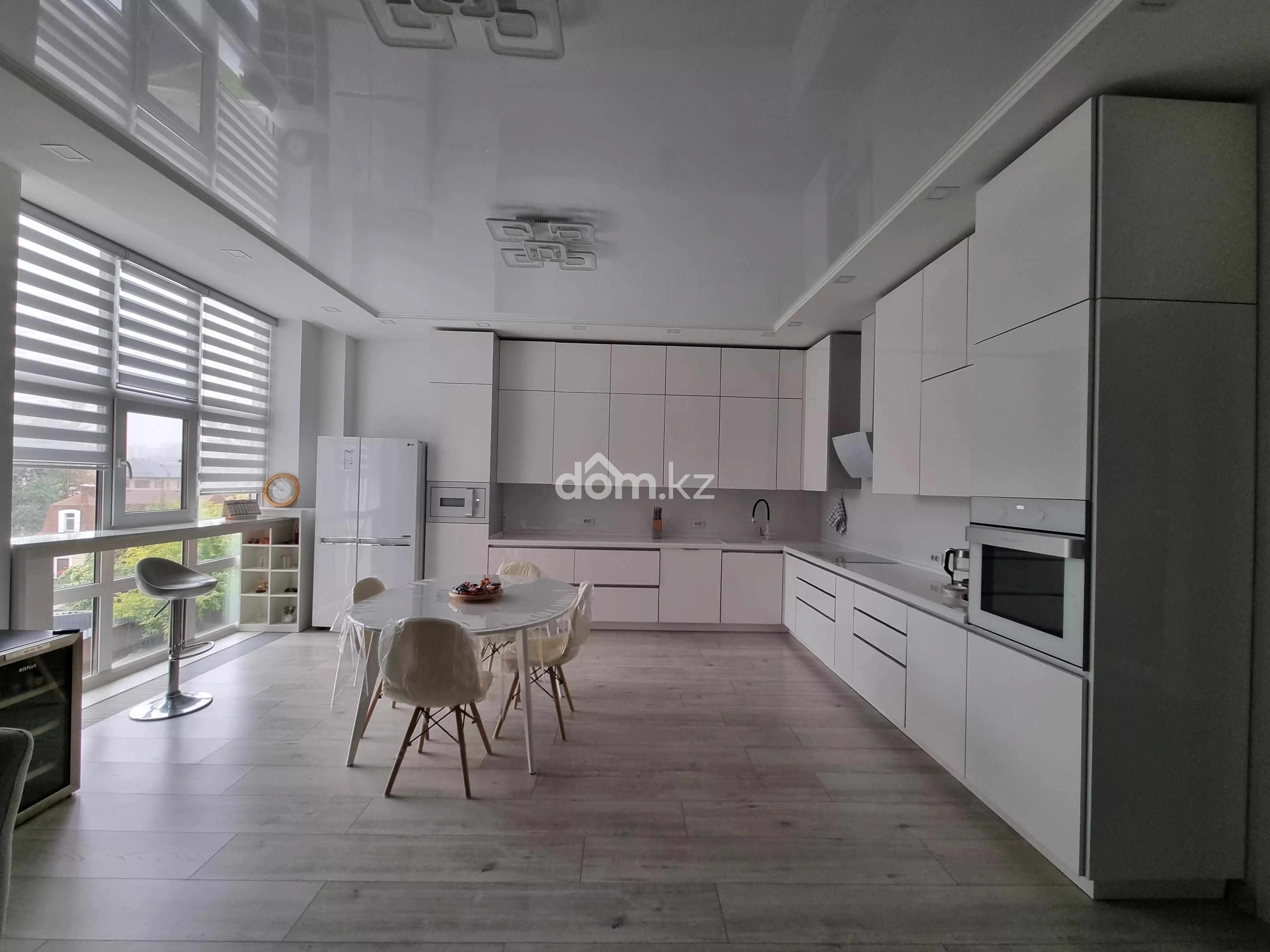 ᐉ Продажа 4-комнатной квартиры в ЖК Дом на Комиссарова, 143 м², г. Караганда,  Казыбек би район, ул. Новый город, 10 — купить по цене 92000000 ₸