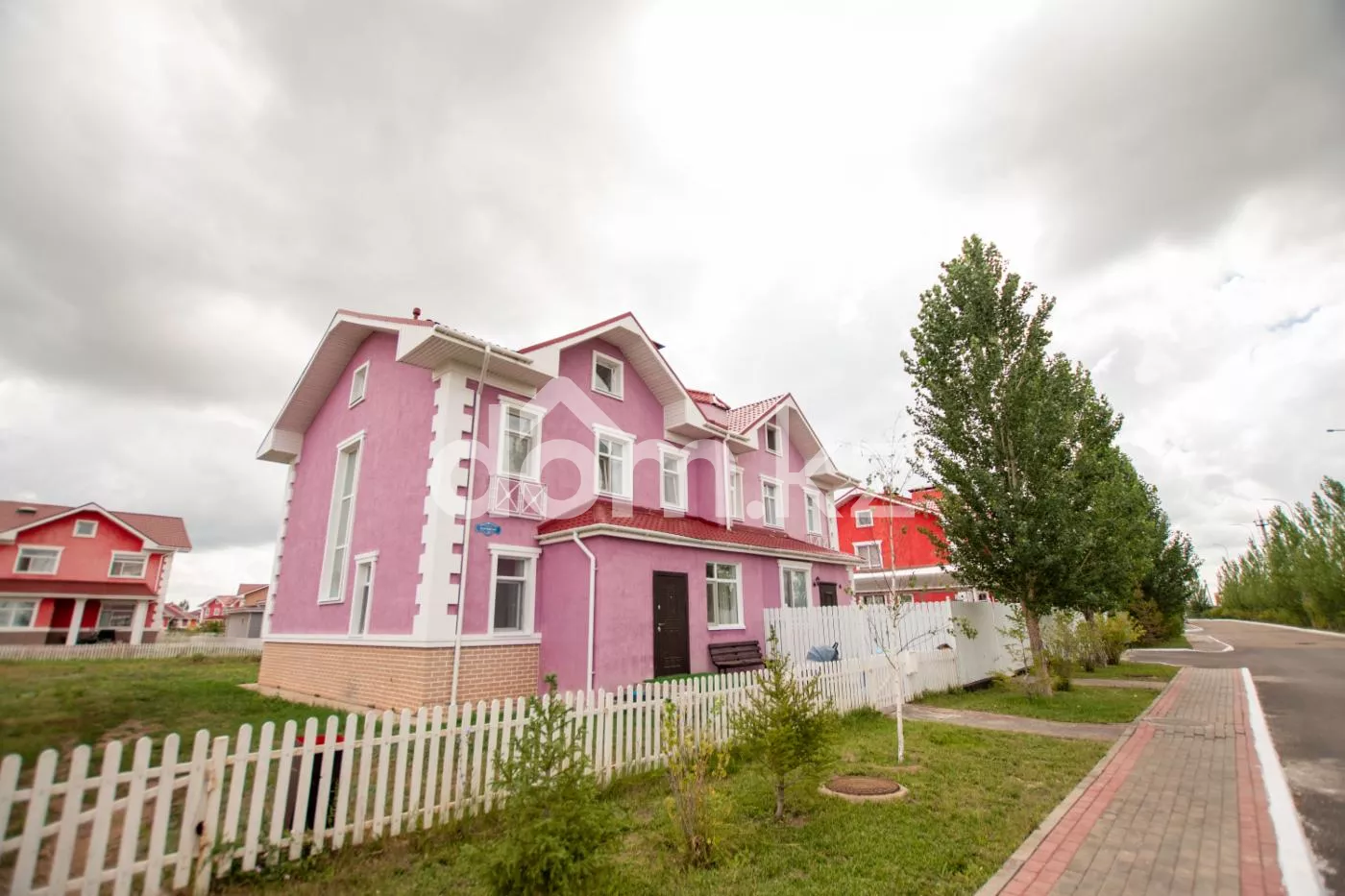 ᐉ Продажа 4-комнатной квартиры в ЖК Garden Village (Коттеджный городок),  124.1 м², г. Астана, Есильский район, ул. Карлыгаш, 1 — купить по цене  100000000 ₸